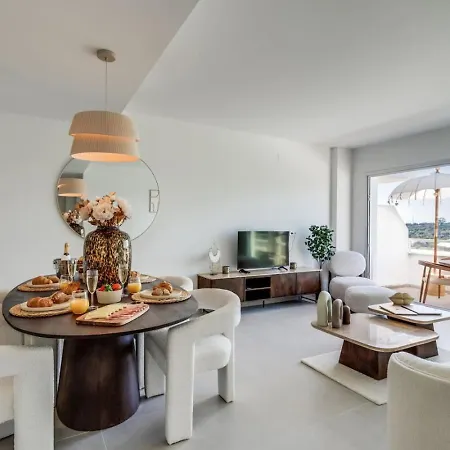 Stylish With Sea View - Pool And Terrace Apartamento Estepona