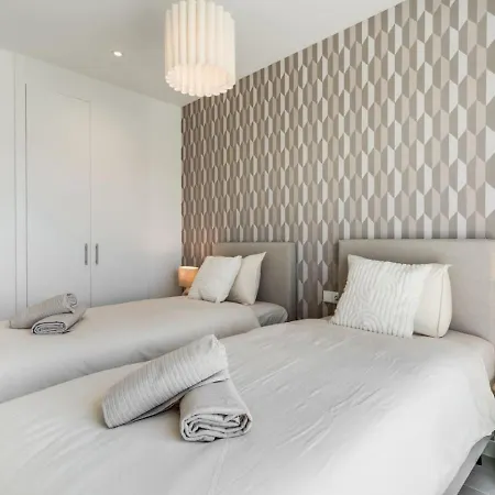 Stylish With Sea View - Pool And Terrace Apartamento Estepona